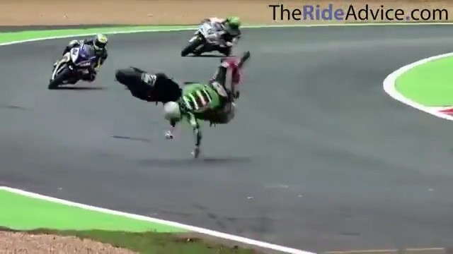 Những pha tai nạn kinh hoàng trên đường đua MotoGP