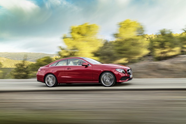 Xe sang Mercedes-Benz E-Class Coupe 2018 chính thức trình làng - Ảnh 16. Xe sang Mercedes-Benz E-Class Coupe 2018 chính thức trình làng - Ảnh 16.