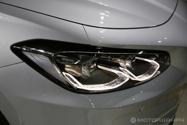 Ngắm sedan cỡ trung cao cấp Hyundai Azera 2017 bằng xương, bằng thịt - Ảnh 11.