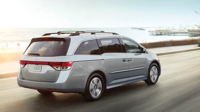 Honda Odyssey 2018 lần đầu tiên xuất đầu lộ diện - Ảnh 2. Honda Odyssey 2018 lần đầu tiên xuất đầu lộ diện - Ảnh 2.