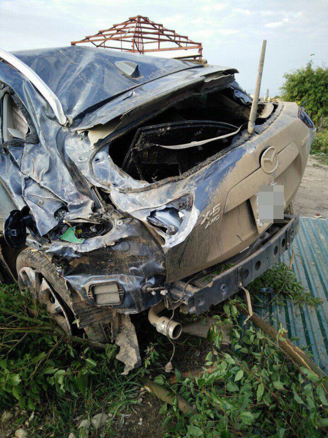 Quảng Ninh: Mazda CX-5 lật nhiều vòng trong đêm, 5 người thương vong - Ảnh 5.