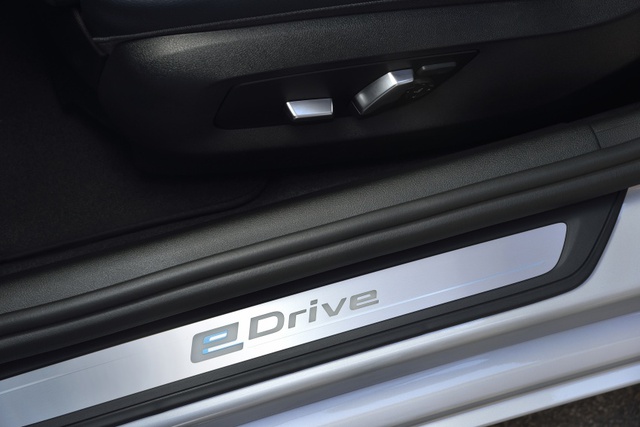 Chi tiết phiên bản tiết kiệm xăng của BMW 5-Series thế hệ mới - Ảnh 11.