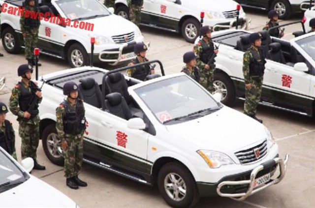 Xe tuần tra mui trần chuyên dụng của lực lượng cảnh sát Trung Quốc - Ảnh 4.