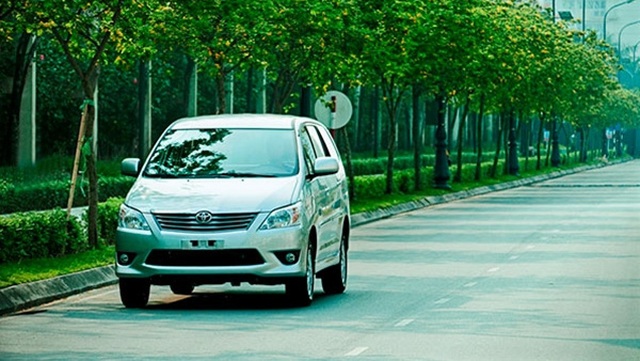 Toyota Việt Nam triệu hồi 764 xe Innova do lỗi cửa sau