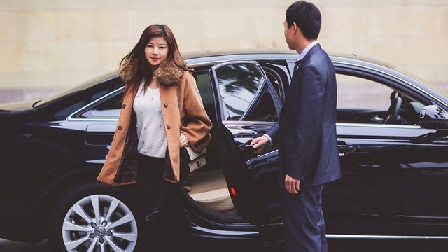 Uber hỗ trợ người lao động Việt Nam đổi xe máy cũ mua ô tô mới