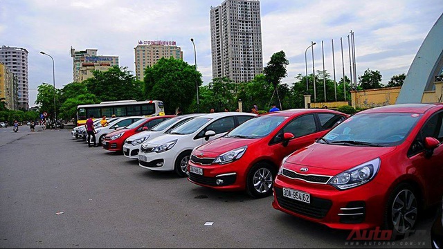 Hàng chục xe Kia Rio tuần hành kỷ niệm sinh nhật