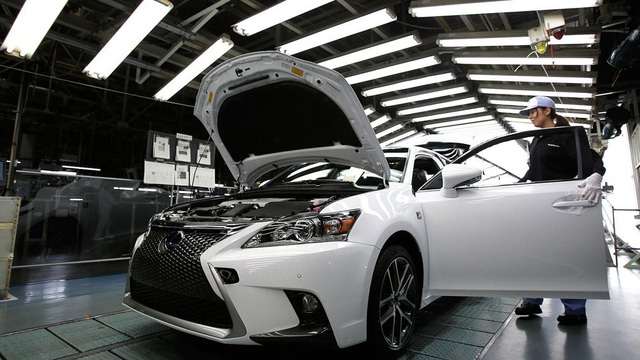 Honda và Toyota phải tạm ngừng sản xuất xe vì động đất tại Nhật Bản