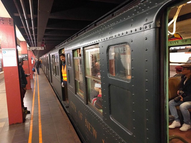 Khám phá đường xe lửa cổ điển rất đặc biệt giữa lòng thành phố New York - Ảnh 44. Khám phá đường xe lửa cổ điển rất đặc biệt giữa lòng thành phố New York - Ảnh 44.