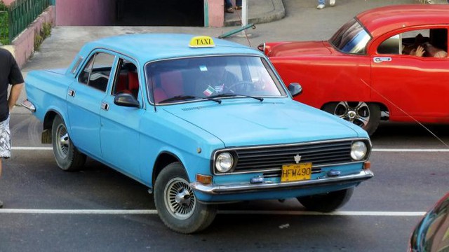 
Volga GAZ 24-10  là dòng xe được sản xuất từ năm 1985 đến 1992 tại Nga. Mẫu xe này được sử dụng chủ yếu để làm xe taxi tại Cuba.
