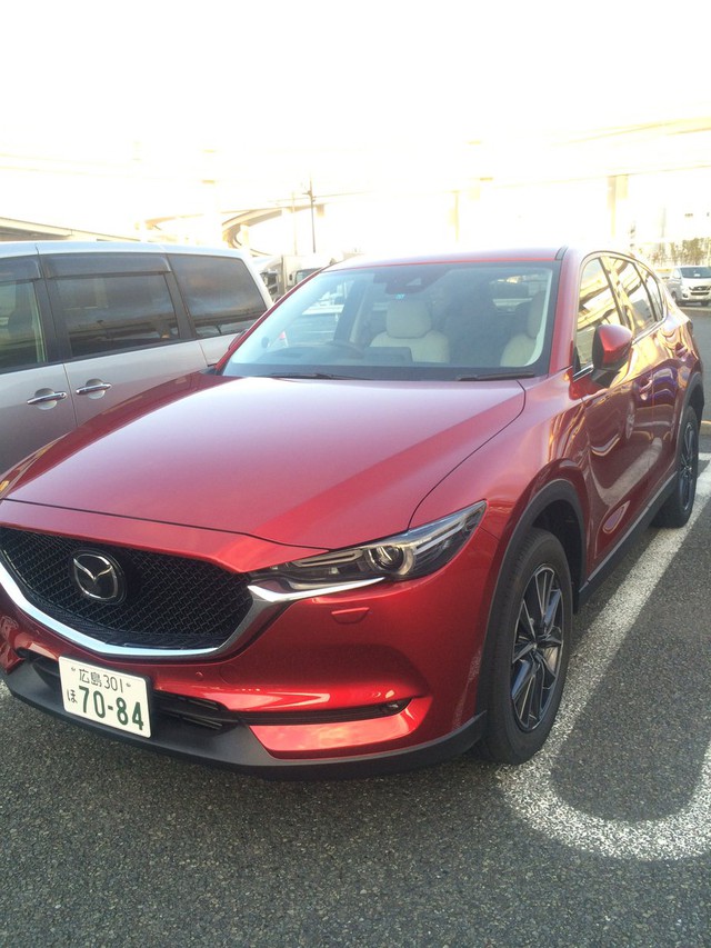 
Hình ảnh cặp đôi Mazda CX-5 thế hệ mới tại Nhật Bản.
