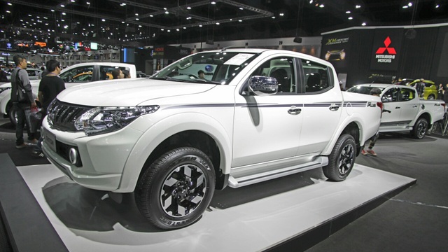 Cận cảnh xe bán tải Mitsubishi Triton 2017 cho Đông Nam Á