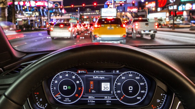 Audi Q7 và A4 có thêm tính năng báo thời gian chờ đèn xanh cho người lái