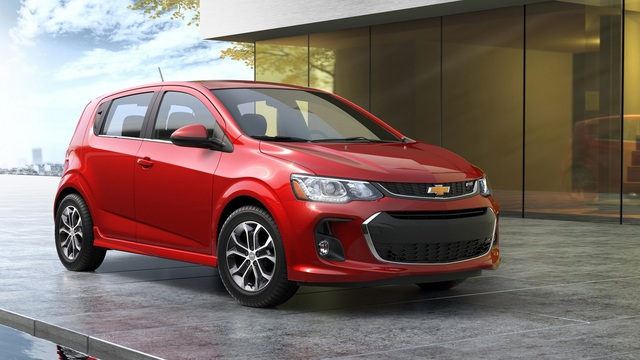 Xe giá rẻ Chevrolet Sonic 2017 trình làng sớm