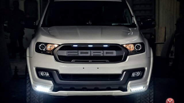 Ford Everest thế hệ mới độ theo phong cách "khủng long" F150 Raptor