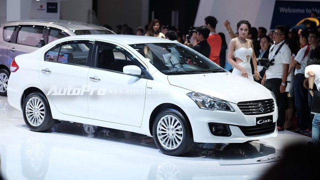 Gian hàng Suzuki: Xe sedan Ciaz là "át chủ bài"