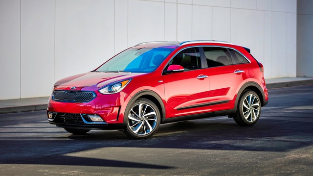 Kia Niro Hybrid 2017 - Xe crossover chỉ tốn 4,7 lít xăng/100 km