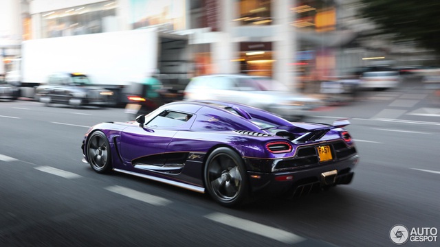 Đại gia mang Koenigsegg Agera R độc nhất sang nước ngoài để chạy cho thỏa thích
