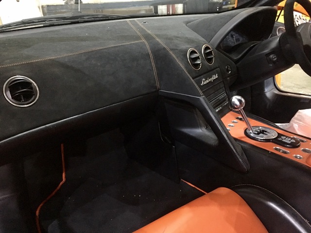 
Nội thất bên trong chiếc Lamborghini Murcielago
