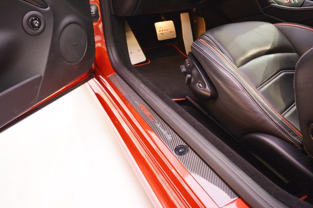
Trái tim của Maserati GranTurismo MC Stradale Centennial Edition là khối động cơ xăng V8, hút khí tự nhiên, dung tích 4,7 lít, sản sinh công suất tối đa 460 mã lực và mô-men xoắn cực đại 520 Nm. Sức mạnh được truyền tới bánh thông qua hộp số tự động 6 cấp. Nhờ đó, Maserati GranTurismo MC Stradale Centennial Edition có thể tăng tốc từ 0-100 km/h trong 4,5 giây và đạt vận tốc tối đa 303 km/h.
