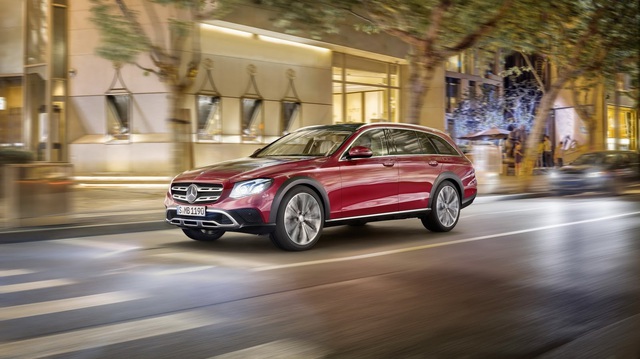 Mercedes-Benz E-Class All-Terrain 2017: Thách thức mọi địa hình