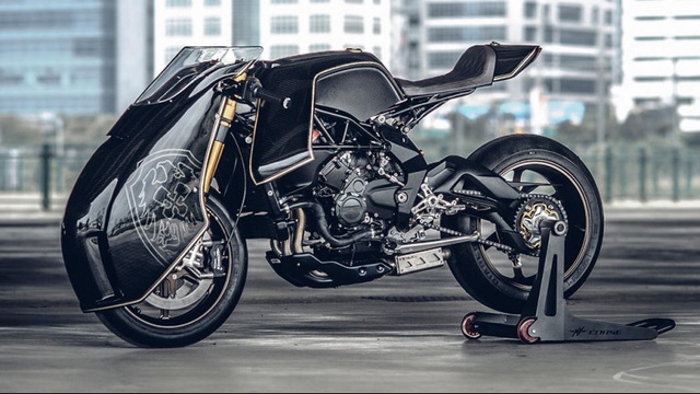 MV Agusta Brutale 800 RR "lột xác" theo phong cách xe đua