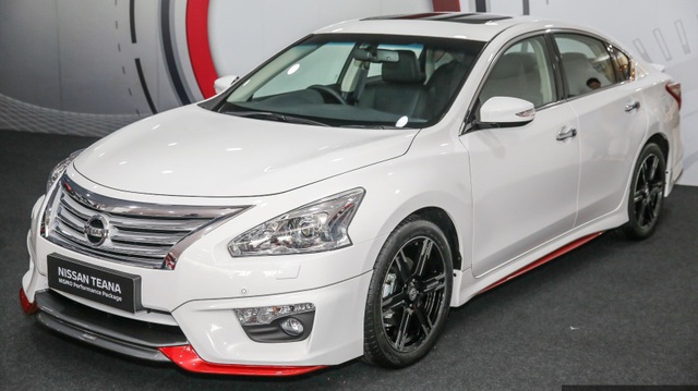 Nissan Teana thể thao hơn với gói phụ kiện chính hãng