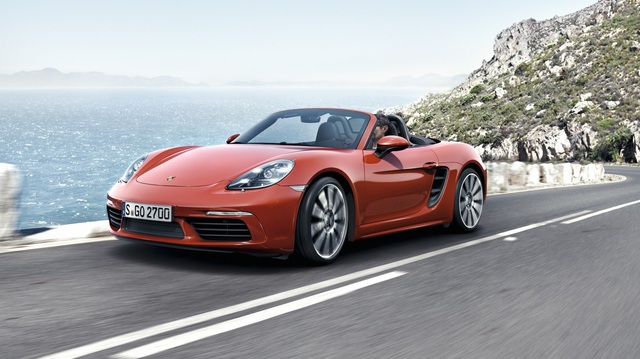 Porsche 718 Boxster ra mắt, mạnh mẽ và "cơ bắp" hơn