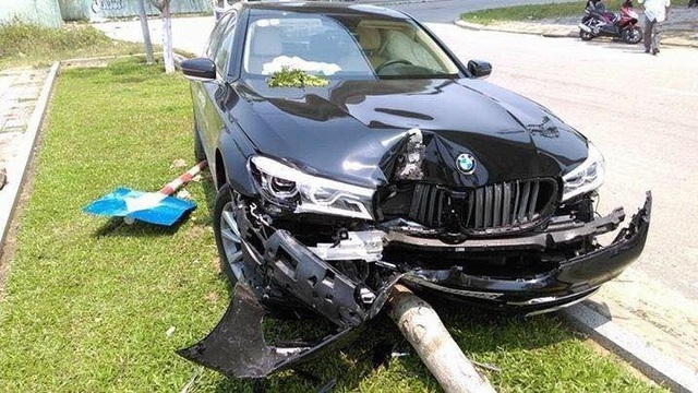 BMW 730Li thế hệ mới "nát đầu" dưới tay khách Việt lái thử