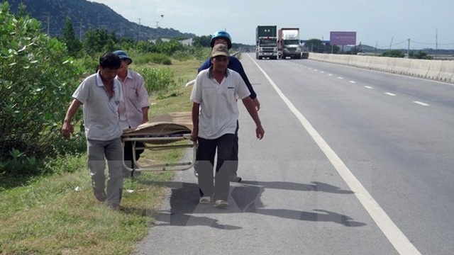 Ninh Thuận: Băng qua dải phân cách để sang đường, cụ bà bị mô tô phân khối lớn đâm tử vong
