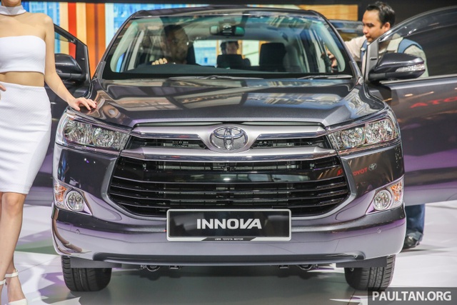 
Như vậy, có thể thấy Toyota Innova thế hệ mới tại Malaysia rẻ hơn rất nhiều so với xe ở Việt Nam. Chính thức ra mắt thị trường Việt Nam từ tháng 8 năm nay, Toyota Innova 2016 cũng có 3 bản là 2.0E (MT), 2.0G (AT) và 2.0V (AT). Giá bán tương ứng của 3 bản này tại Việt Nam là 793 triệu, 859 triệu và 995 triệu Đồng.
