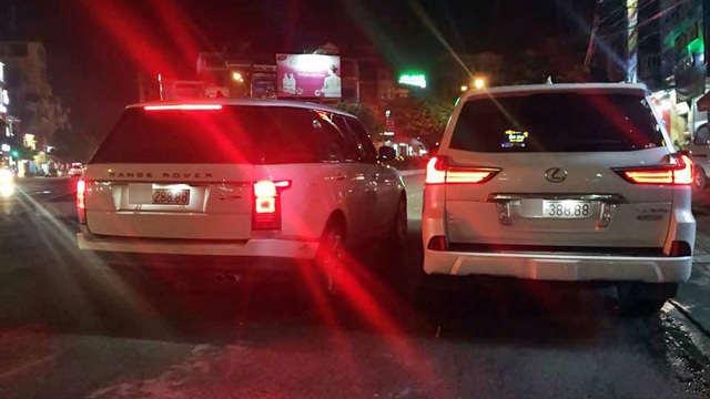Cặp Range Rover và Lexus LX570 biển "tứ quý 8" gần giống nhau gây choáng