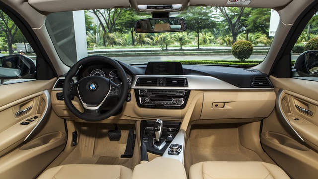 BMW 320i phiên bản 100 năm giá 1,658 tỉ dành riêng cho khách hàng Việt