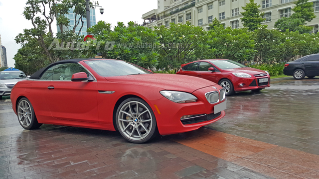 BMW 650i mui trần màu độc của Phan Thành dạo phố