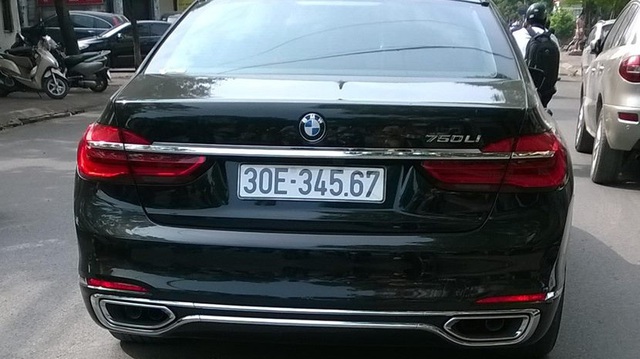 Gặp BMW 750Li 2016 giá 6,5 tỷ Đồng sở hữu biển "khủng" tại Hà Nội