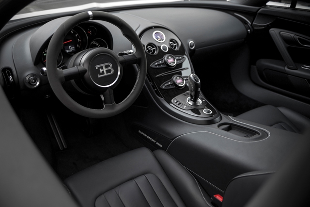Bán đấu giá bạch mã Bugatti Veyron Coupe cuối cùng xuất xưởng - Ảnh 10.