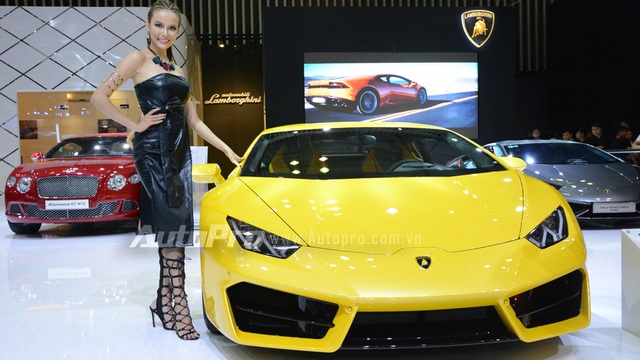 Gian hàng Lamborghini chói lóa tại VIMS 2016 với bộ 3 "thần tài" Huracan