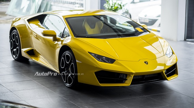 Cận cảnh Lamborghini Huracan LP580-2 thứ hai chuẩn bị cho VIMS 2016