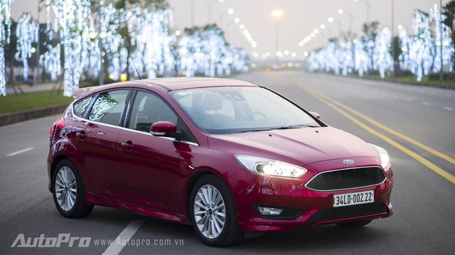 Ford Focus EcoBoost: Động cơ mạnh, công nghệ hiện đại