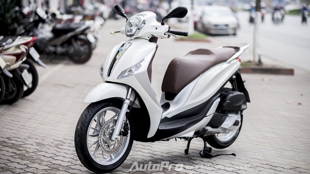 Cận cảnh Piaggio Medley - Đối thủ của Honda SH