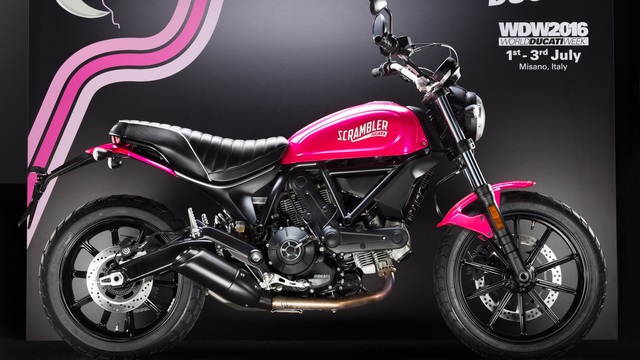 Ducati gây choáng với Scrambler Sixty2 màu hồng