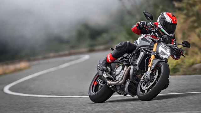 "Quái vật" Ducati Monster 1200 2017 ra mắt, giá từ 321 triệu Đồng