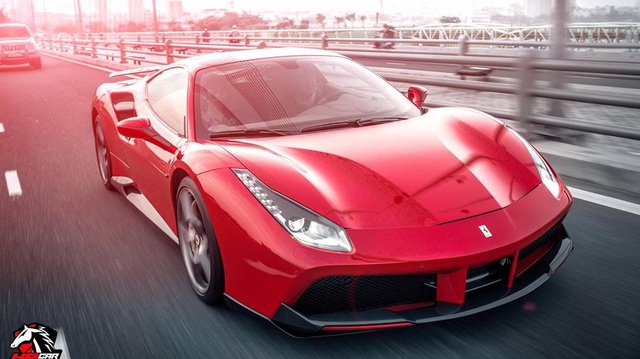 Tay chơi Đà Nẵng chi 1 tỷ Đồng bộ body kit cho Ferrari 488 GTB