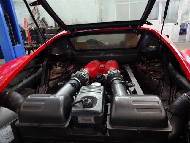 Xót xa siêu ngựa Ferrari F430 đóng bụi dày đặc tại Sài thành - Ảnh 4.