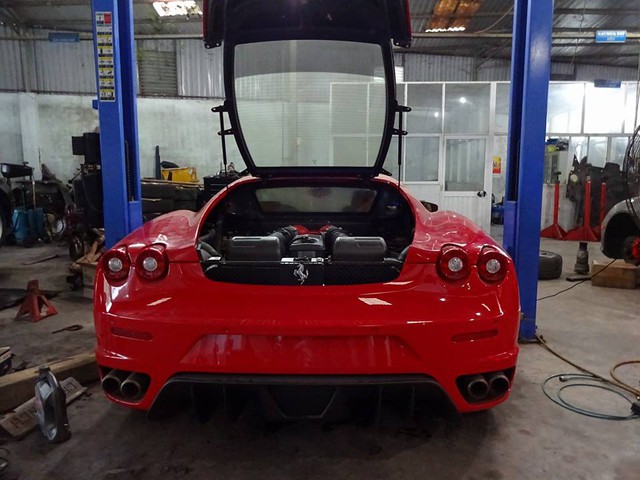 Xót xa siêu ngựa Ferrari F430 đóng bụi dày đặc tại Sài thành - Ảnh 3.