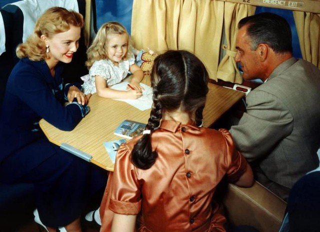 Xem lại dịch vụ VIP của ngành hàng không từ năm 1950s - Ảnh 3. Xem lại dịch vụ VIP của ngành hàng không từ năm 1950s - Ảnh 3.