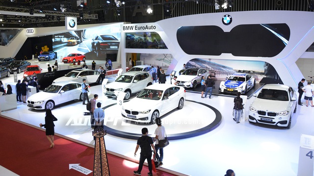 BMW mang đến dàn xe "khủng" nhất nhì tại VIMS 2016