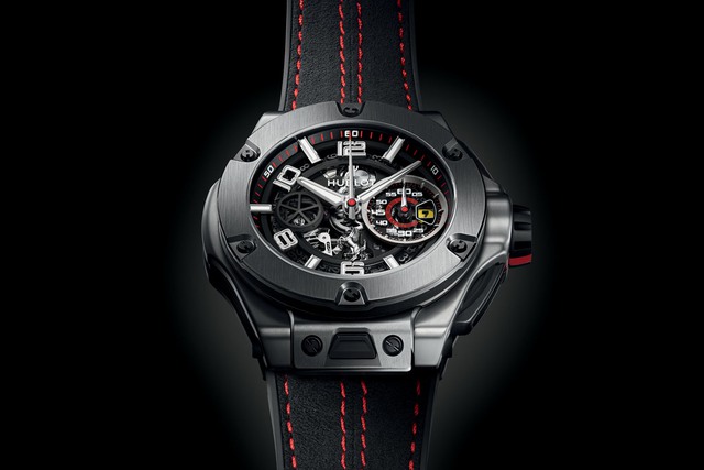 
Chiếc đồng hồ Hublot BigBang Ferrari Unico Titanium có số lượng giới hạn 1.000 chiếc và mức giá 26.200 USD.
