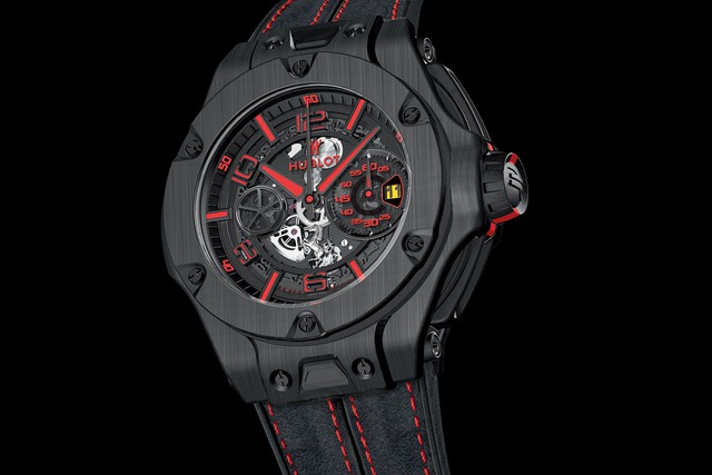 
Chiếc đồng hồ Hublot BigBang Ferrari Unico Carbon Fiber có số lượng giới hạn 500 chiếc và mức giá 28.300 USD.
