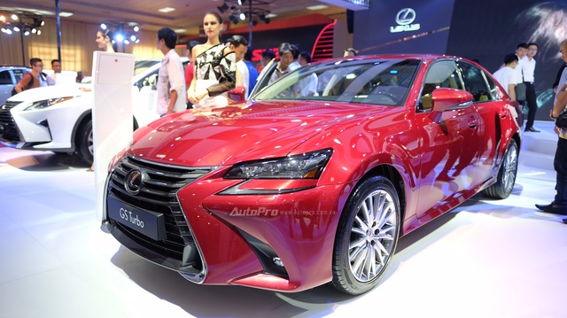 Cận cảnh xe sang lợi thuế Lexus GS200t 2016 ở VMS 2016