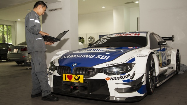 Cận cảnh xe đua BMW M4 DTM sẽ xuất hiện tại VIMS 2016